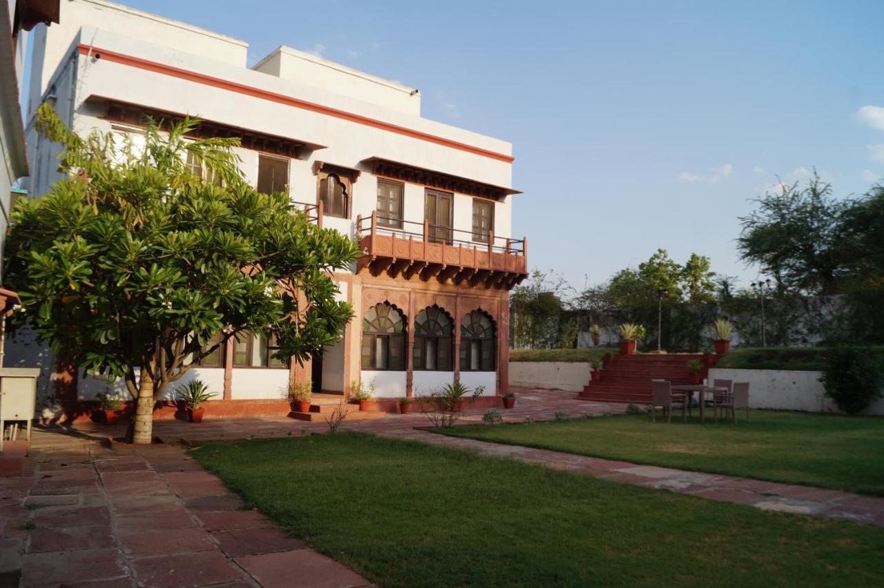 Amritara Chandra Mahal Haveli, Bharatpur Exterior foto
