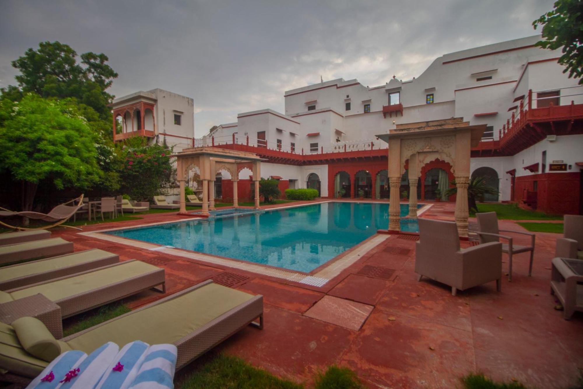 Amritara Chandra Mahal Haveli, Bharatpur Exterior foto