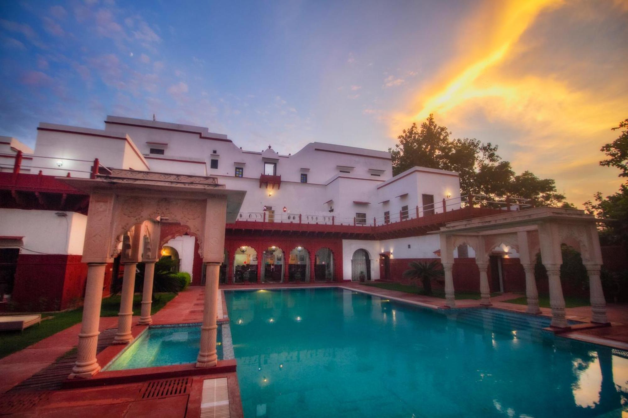 Amritara Chandra Mahal Haveli, Bharatpur Exterior foto